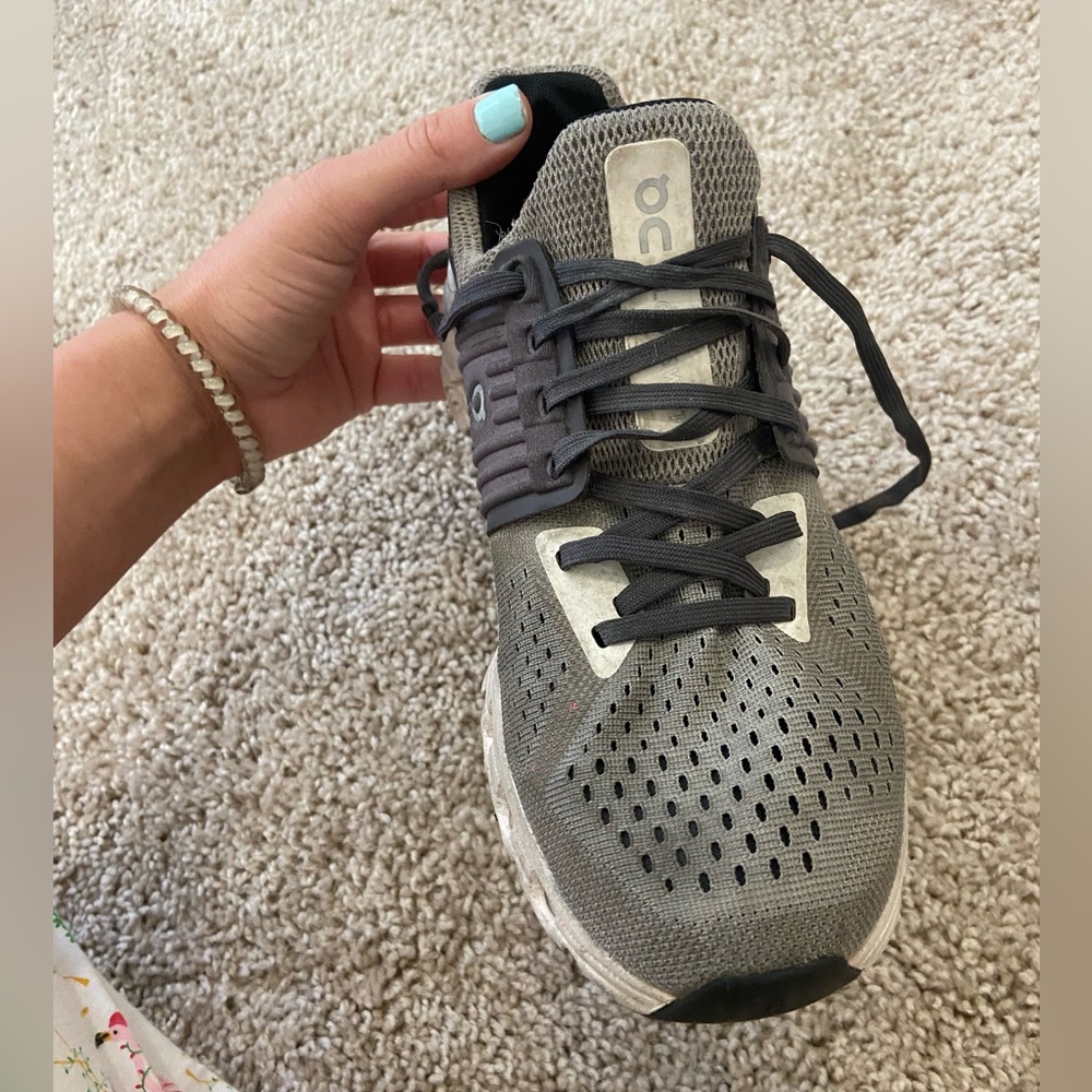 On Running cloudswifts! Only worn a couple times for outdoor runs!